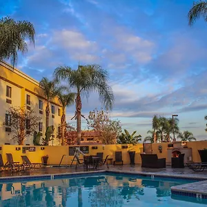 hampton-inn-and-suites-colton-san-bernardino-ca.palm-springs-ca-hotels.com/